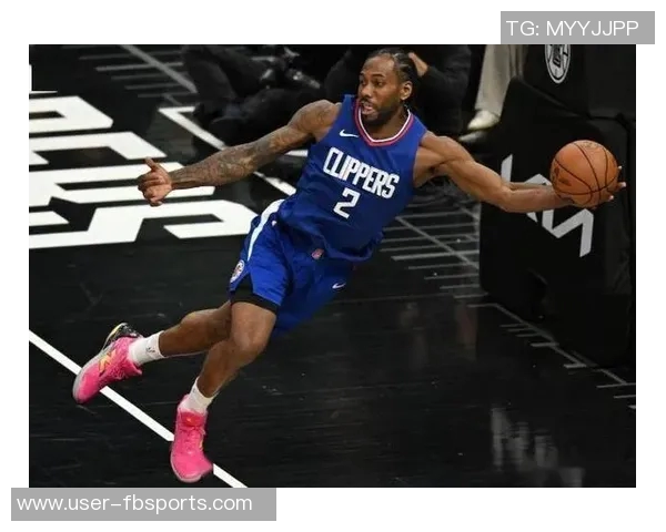 莱昂纳德本赛季表现出色2555战绩助快船保持全胜纪录 莱昂纳德本赛季表现出色2555战绩助快船保持全胜纪录